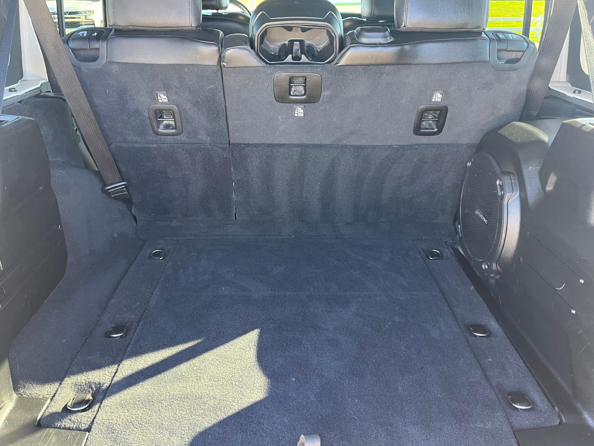 2020 Jeep Wrangler Unlimited Sahara Altitude