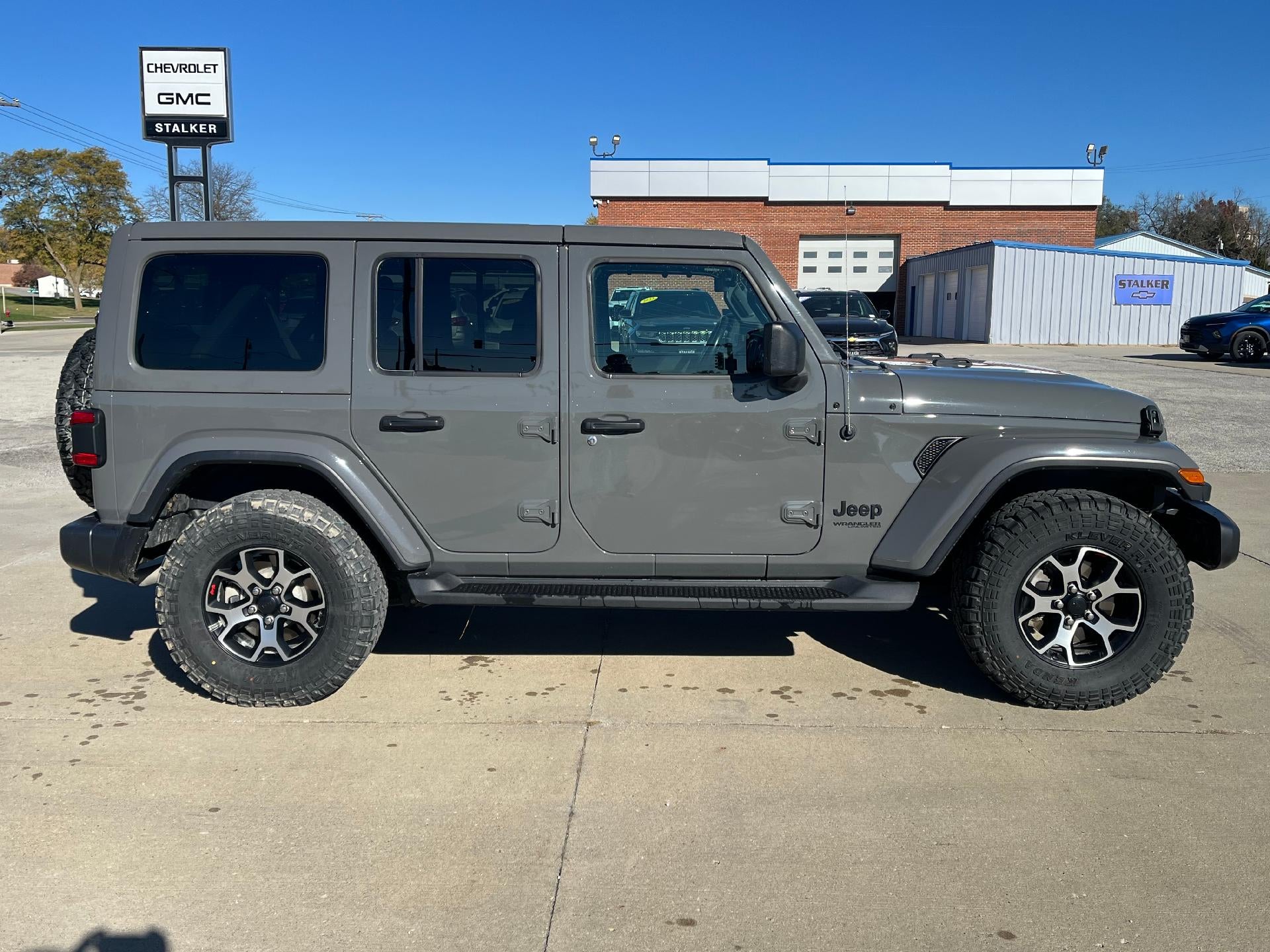 2020 Jeep Wrangler Unlimited Sahara Altitude