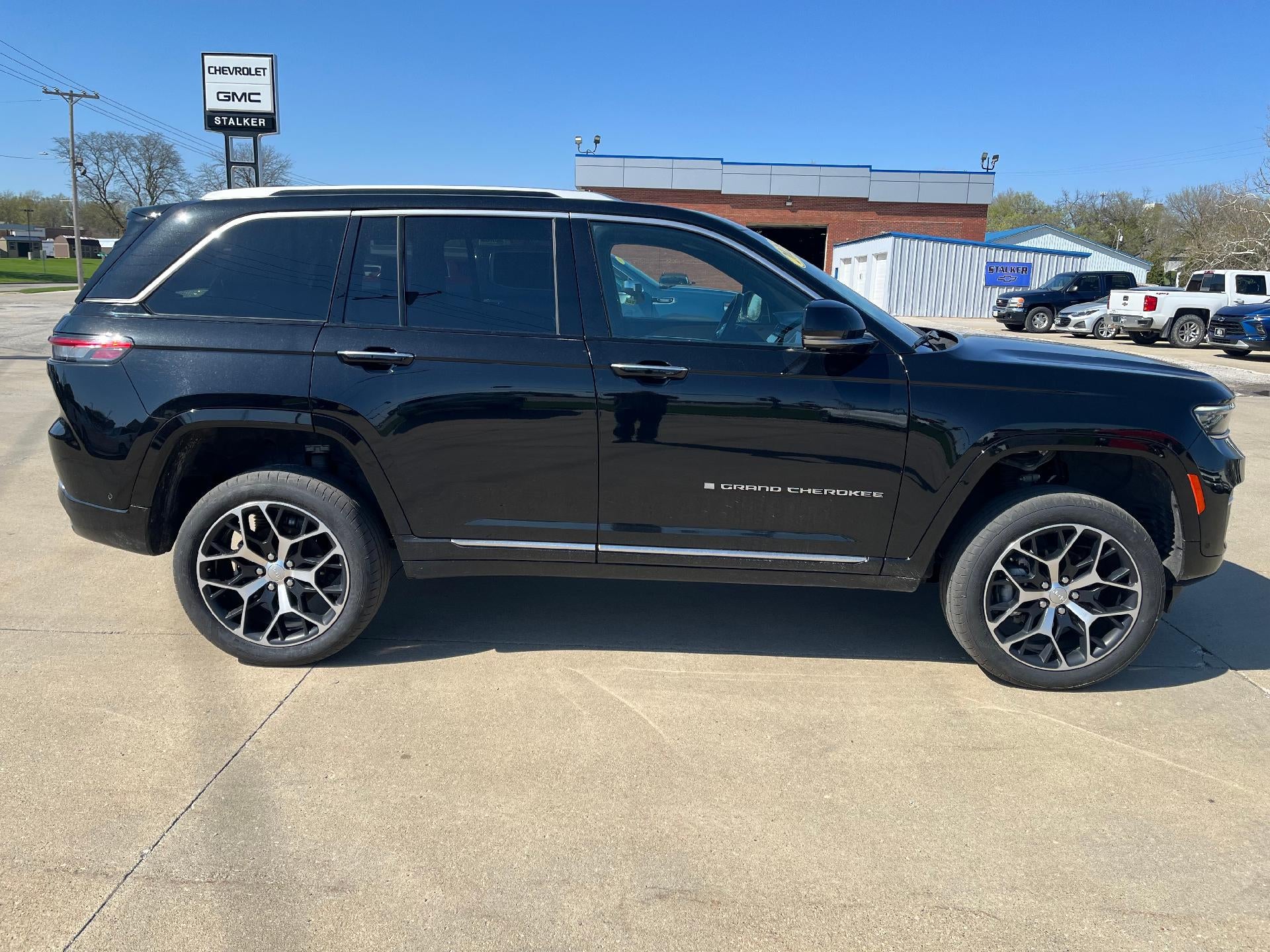 2023 Jeep Grand Cherokee Summit Reserve