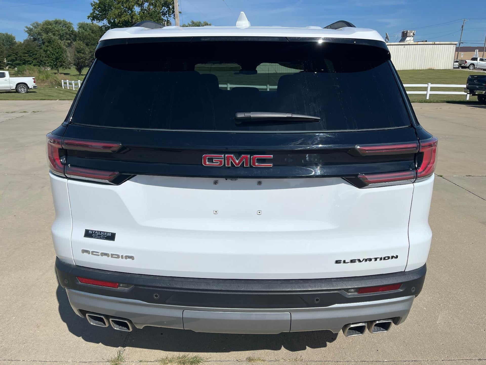 2025 GMC Acadia Elevation