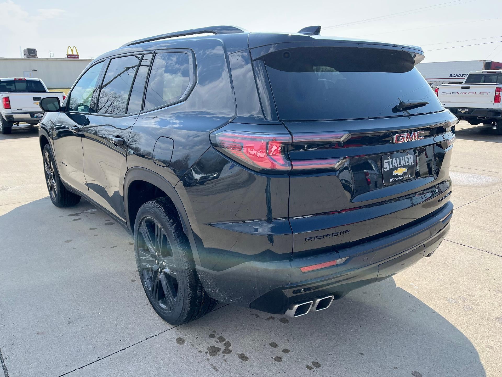 2025 GMC Acadia Elevation