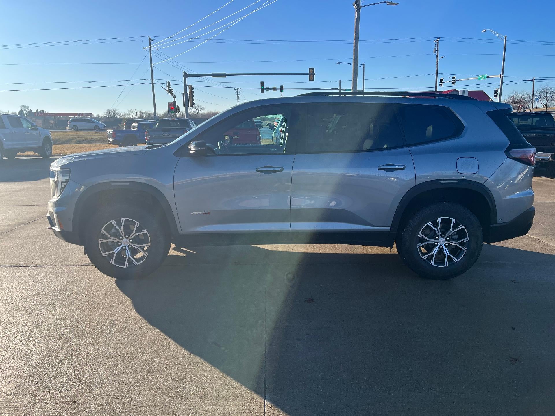 2024 GMC Acadia AT4