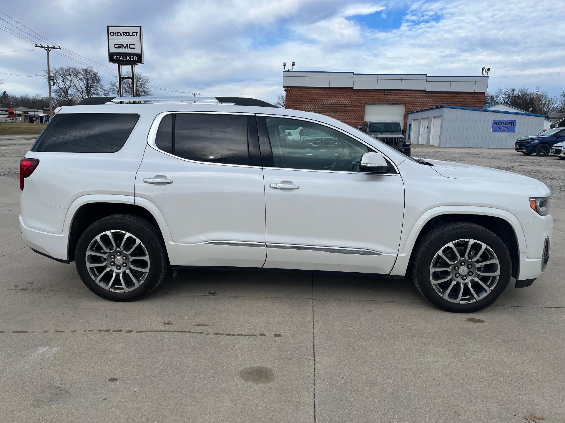 2023 GMC Acadia Denali