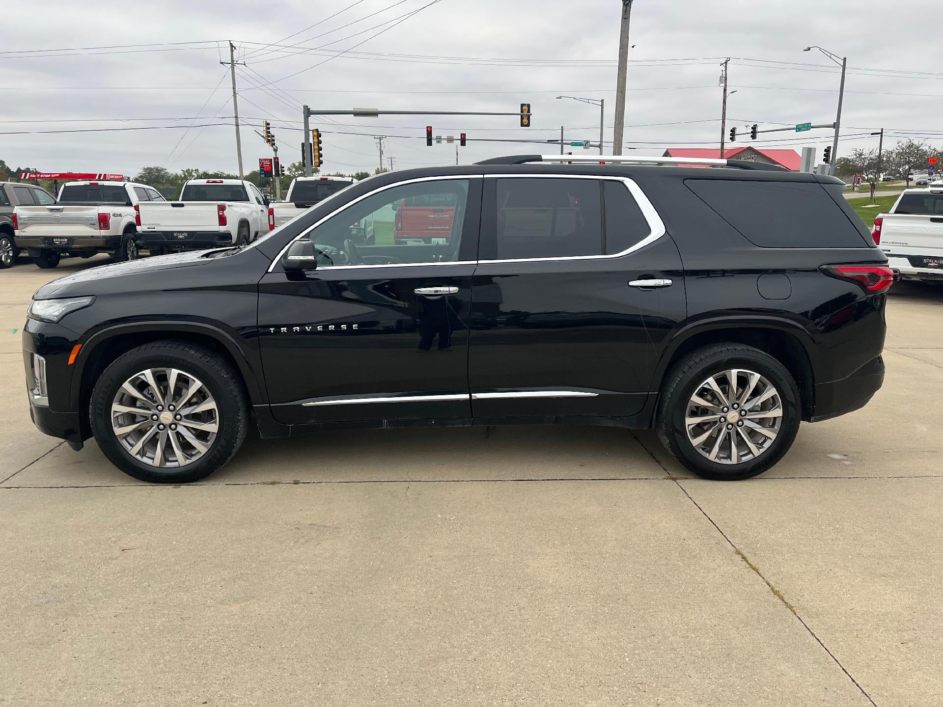 2023 Chevrolet Traverse Premier