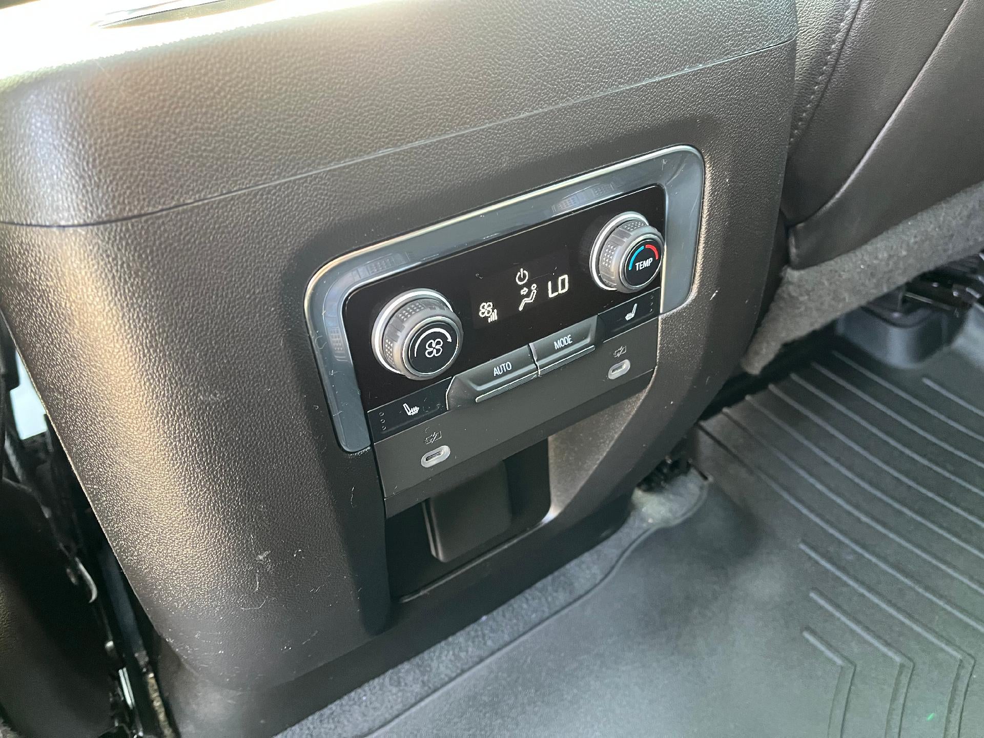 2022 Chevrolet Suburban High Country