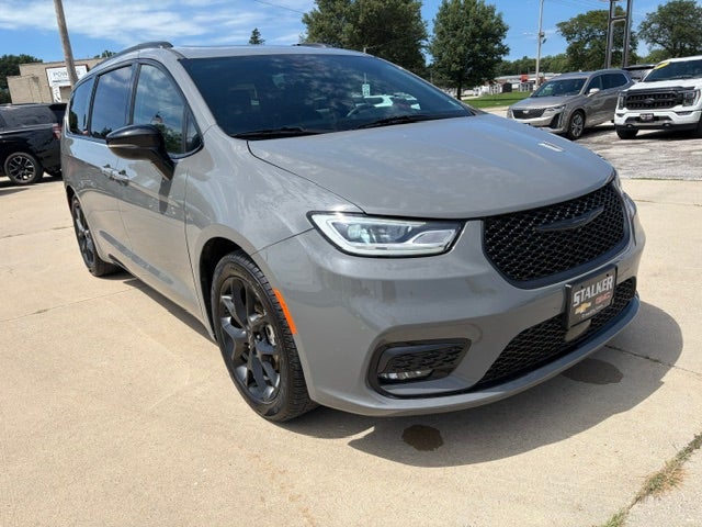 2025 Chrysler Pacifica