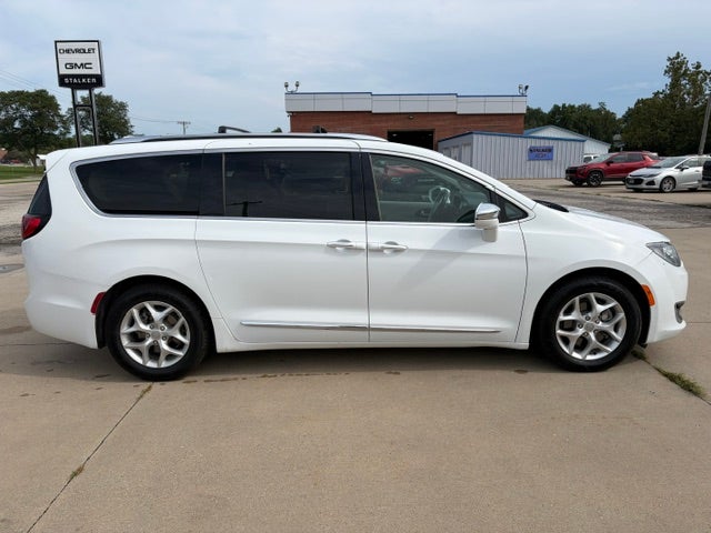 Used 2020 Chrysler Pacifica Limited with VIN 2C4RC1GG7LR185262 for sale in Creston, IA