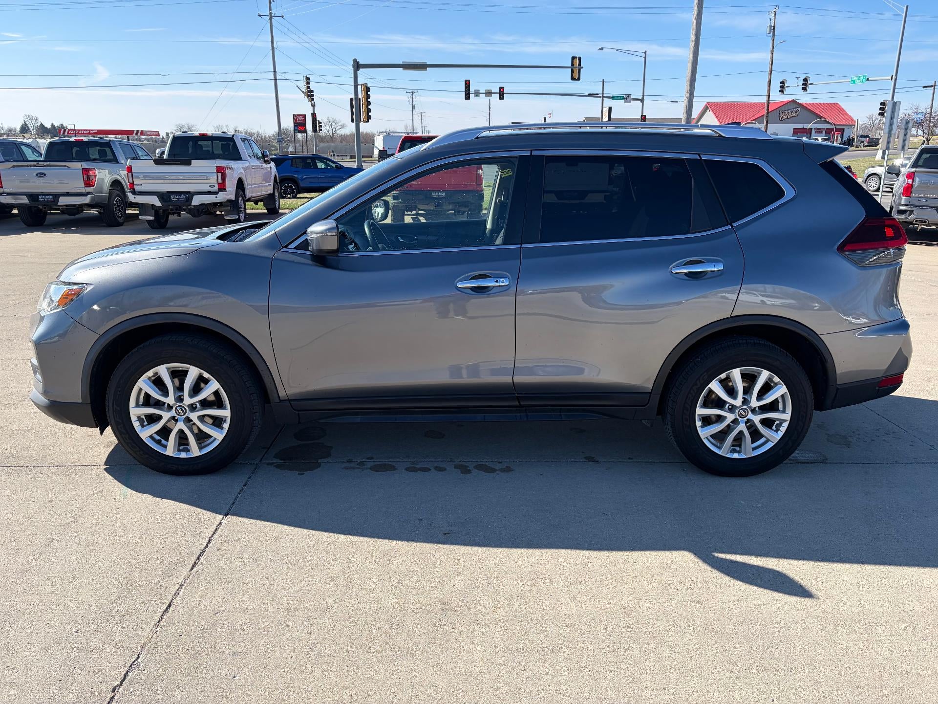 2020 Nissan Rogue SV